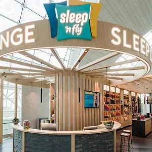 Sleep 'n Fly Sleep Lounge, B-gates Terminal 3 - Transit Only Hotel cápsula